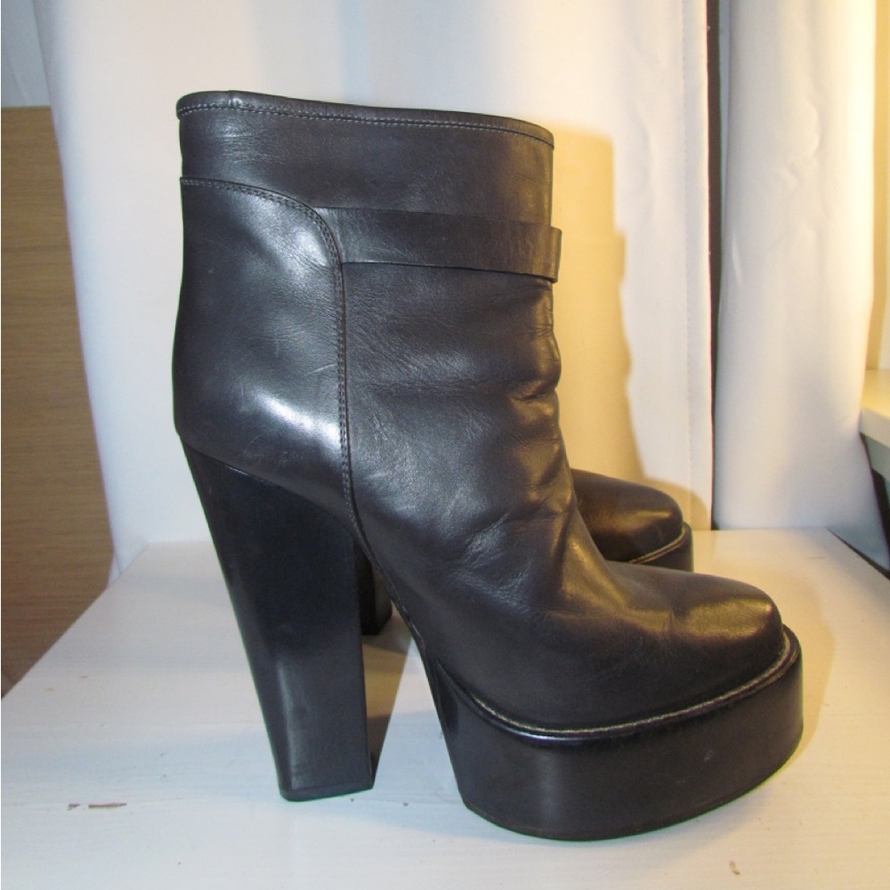 Balenciaga Black Heeled Boots with Chunky Heel - Picture 3 of 5